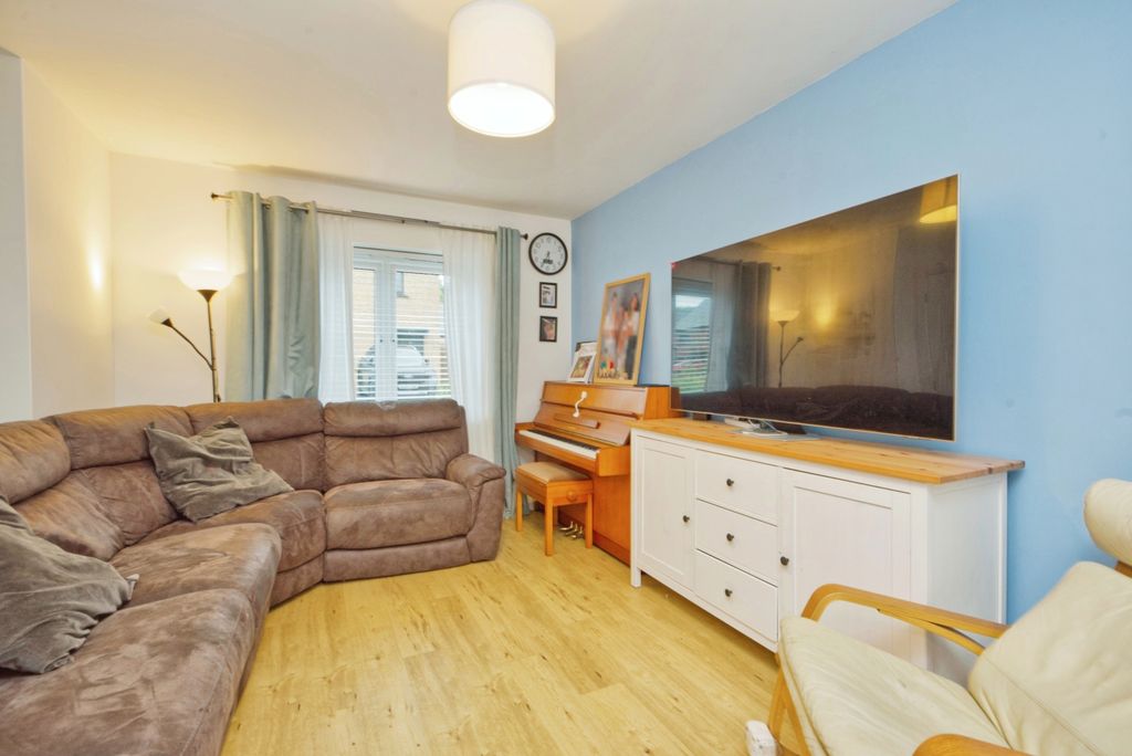 Property photo 2 of 18 Photography