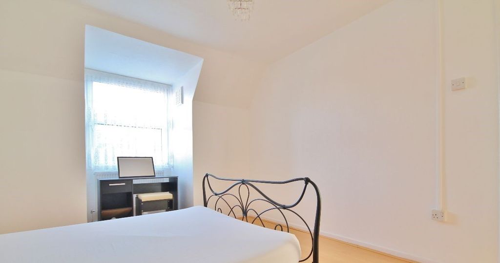 Property photo 2 of 24