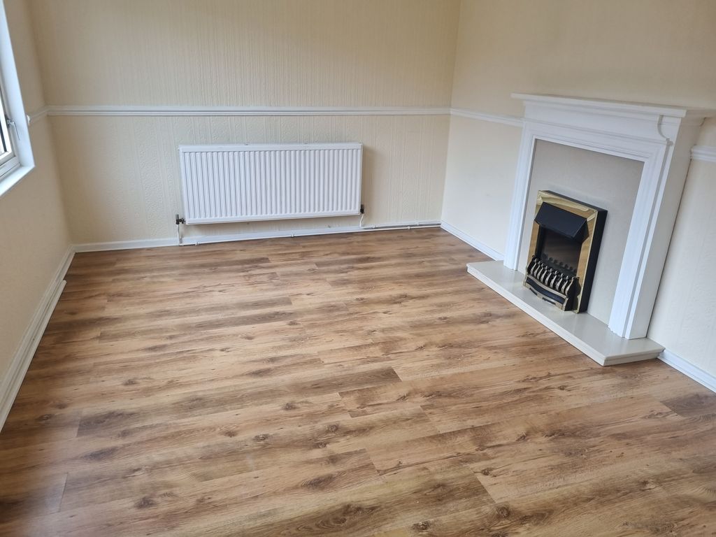 Property photo 2 of 8 Living Room