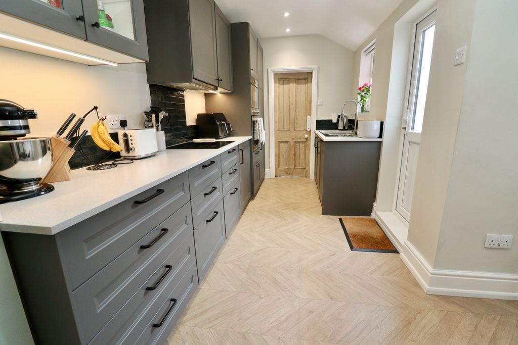 Property photo 2 of 16 Img_9784