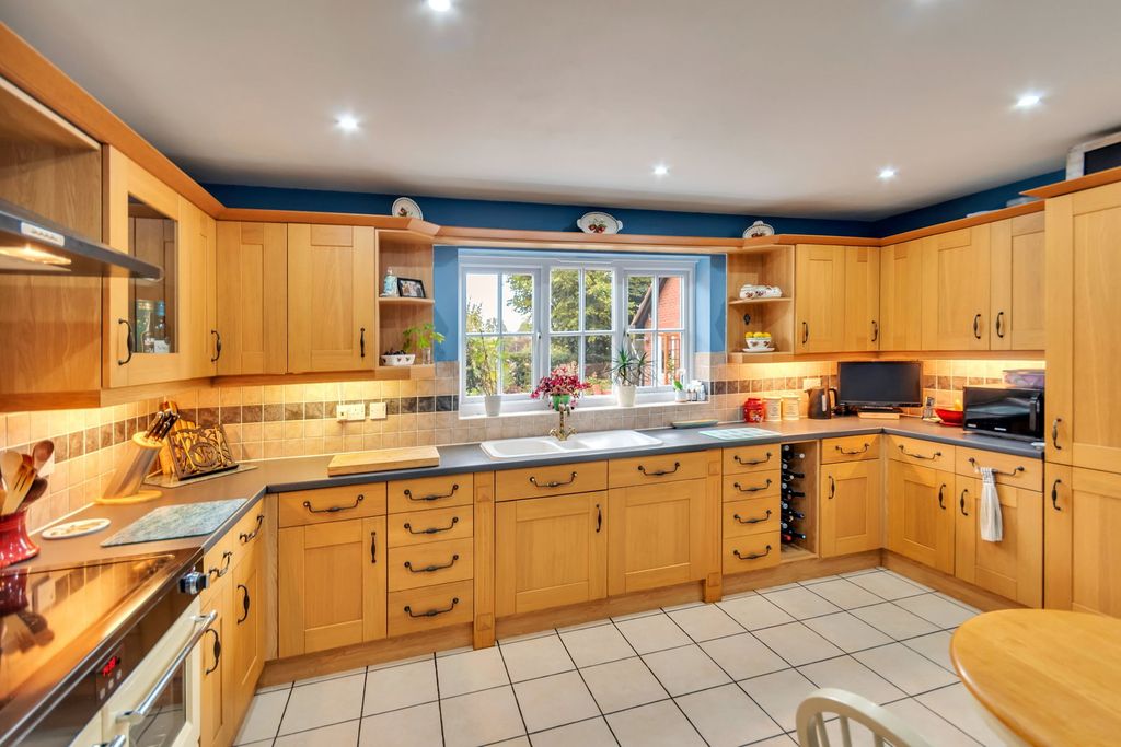 Property photo 2 of 13