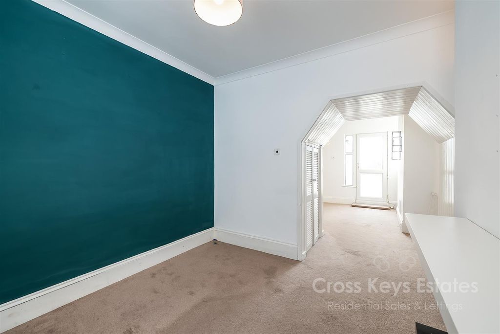 Property photo 3 of 21 Sitting Room