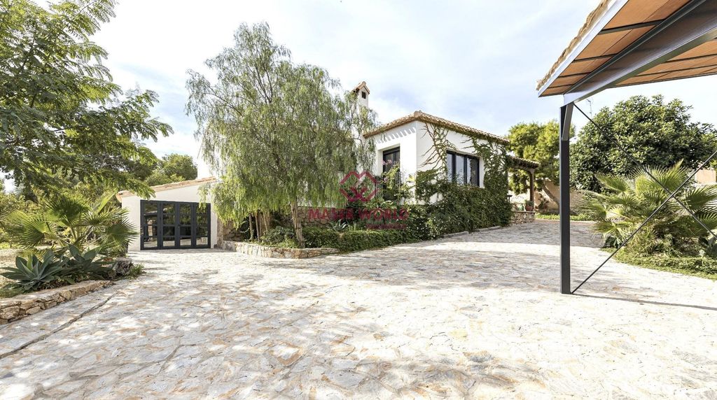 Property photo 1 of 36