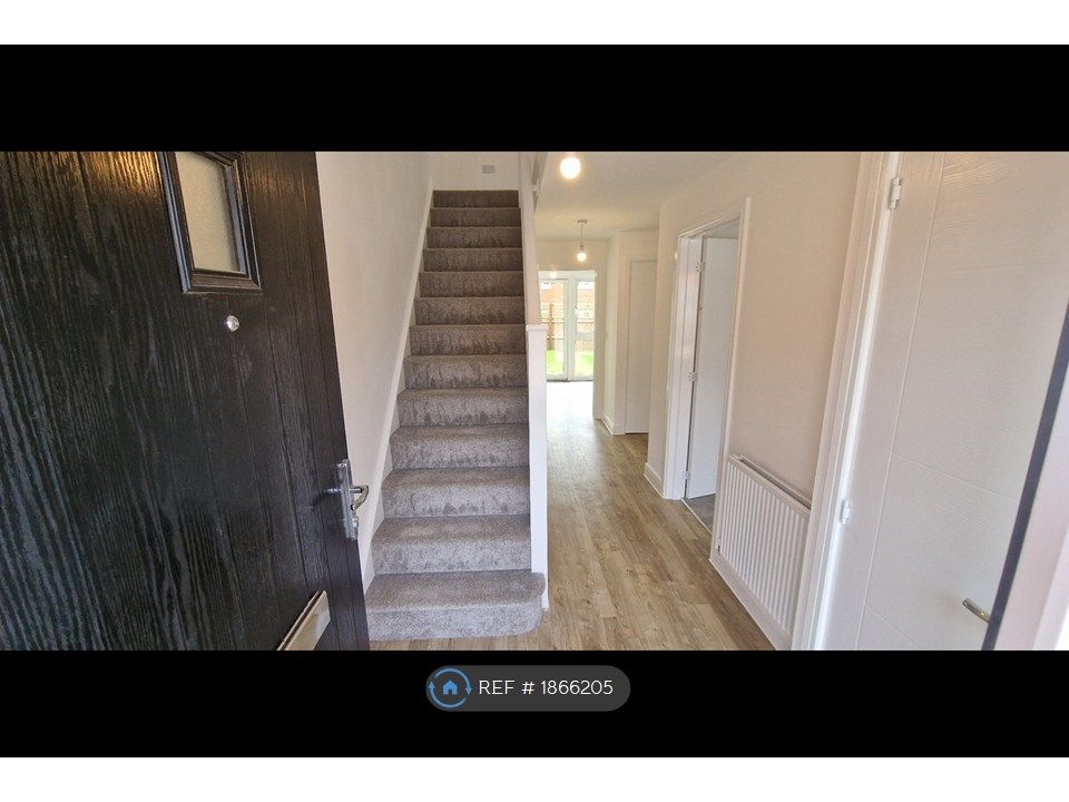 Property photo 3 of 20 Hallway