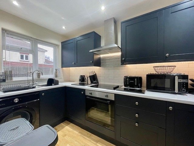 Property photo 2 of 7 Kitchen