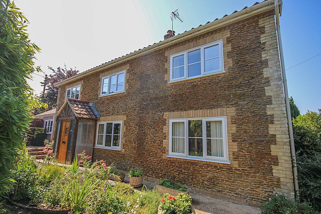Property photo 1 of 51
