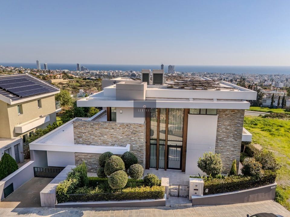 Property photo 2 of 34