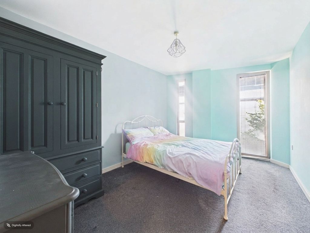 2 bed flat for saleDock Head Road, Chatham ME4 photo 5