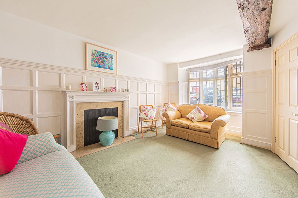 Property photo 3 of 8