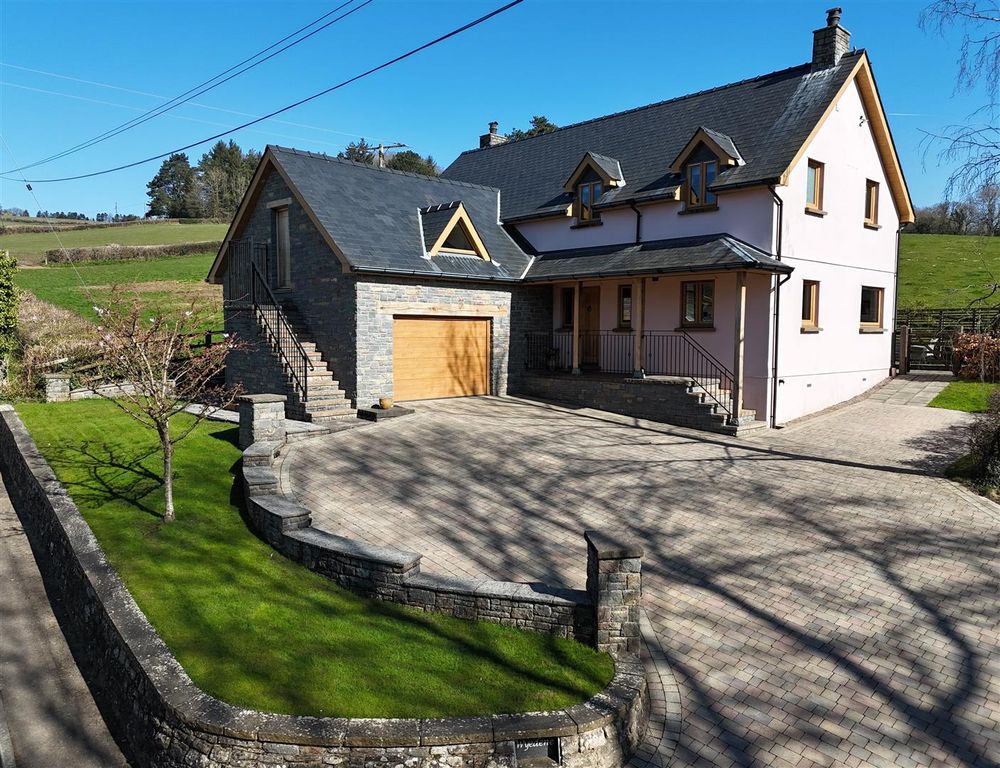 Property photo 1 of 37 Wyedene