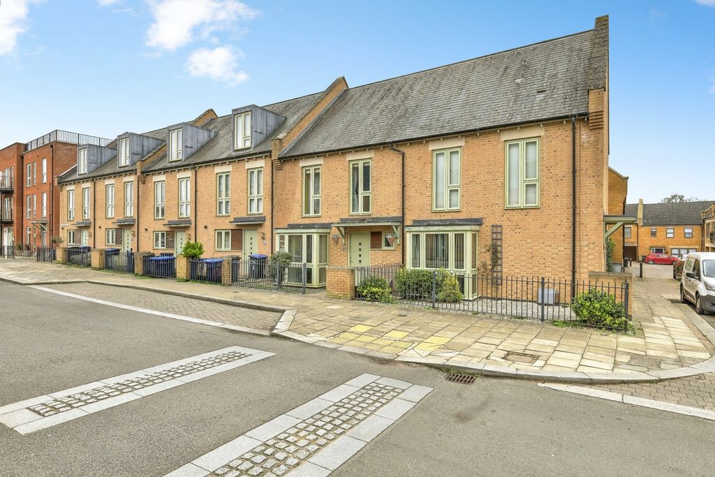 Property photo 2 of 17 Front