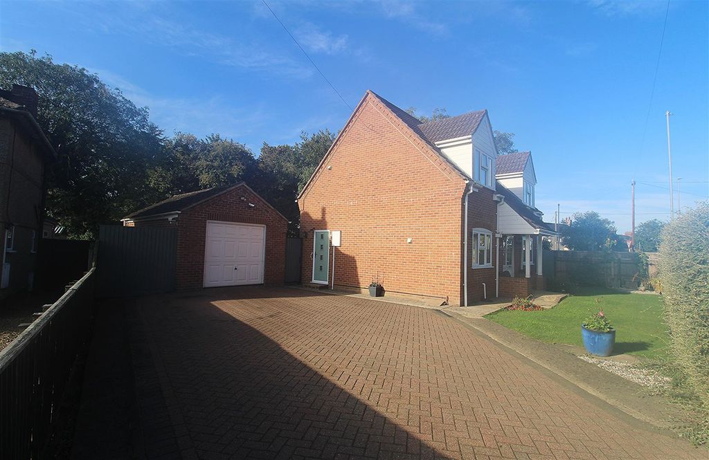 Property photo 1 of 17 Front