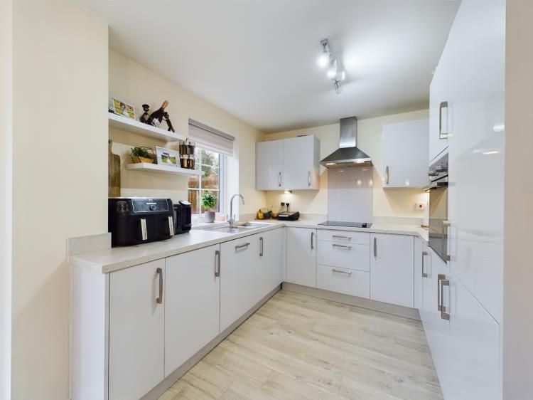Property photo 1 of 29
