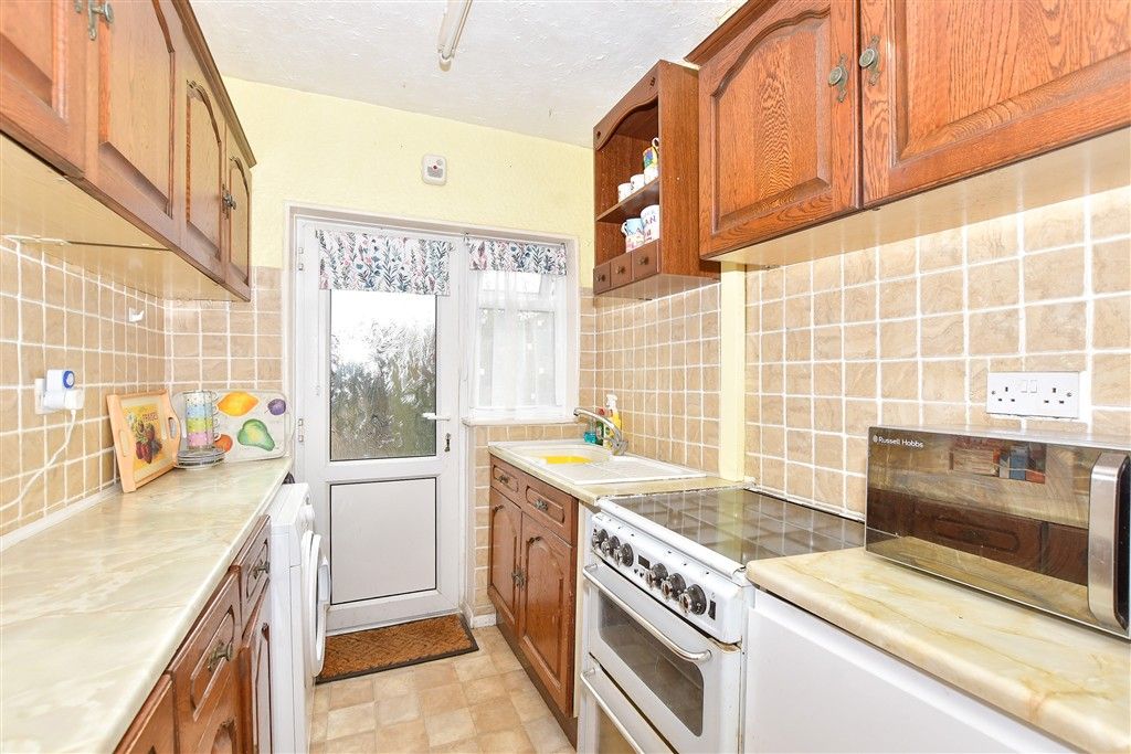 Property photo 3 of 16 Kitchen