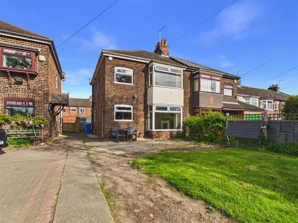 Property photo 1 of 13 Cam03303G0-Pr0373-Still014.Jpg