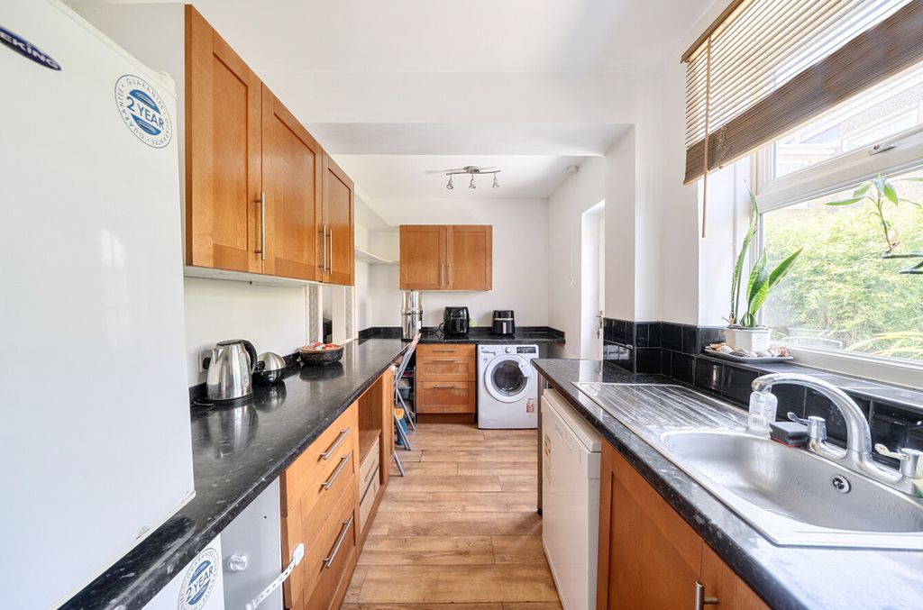 Property photo 3 of 13 1483178-21-6A3d6F...