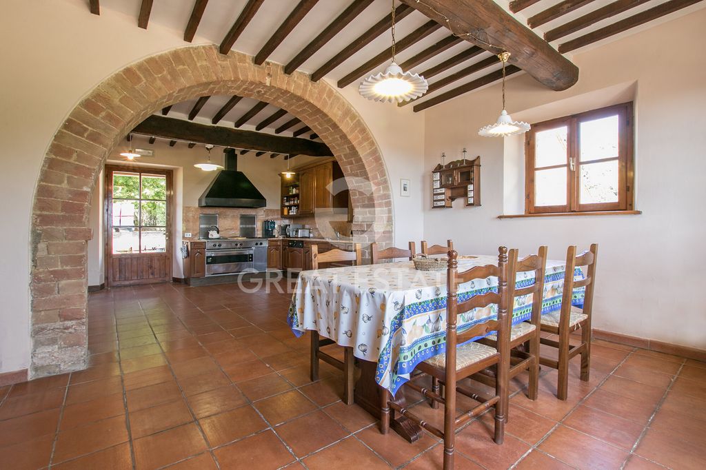 Property photo 2 of 18 Interiors