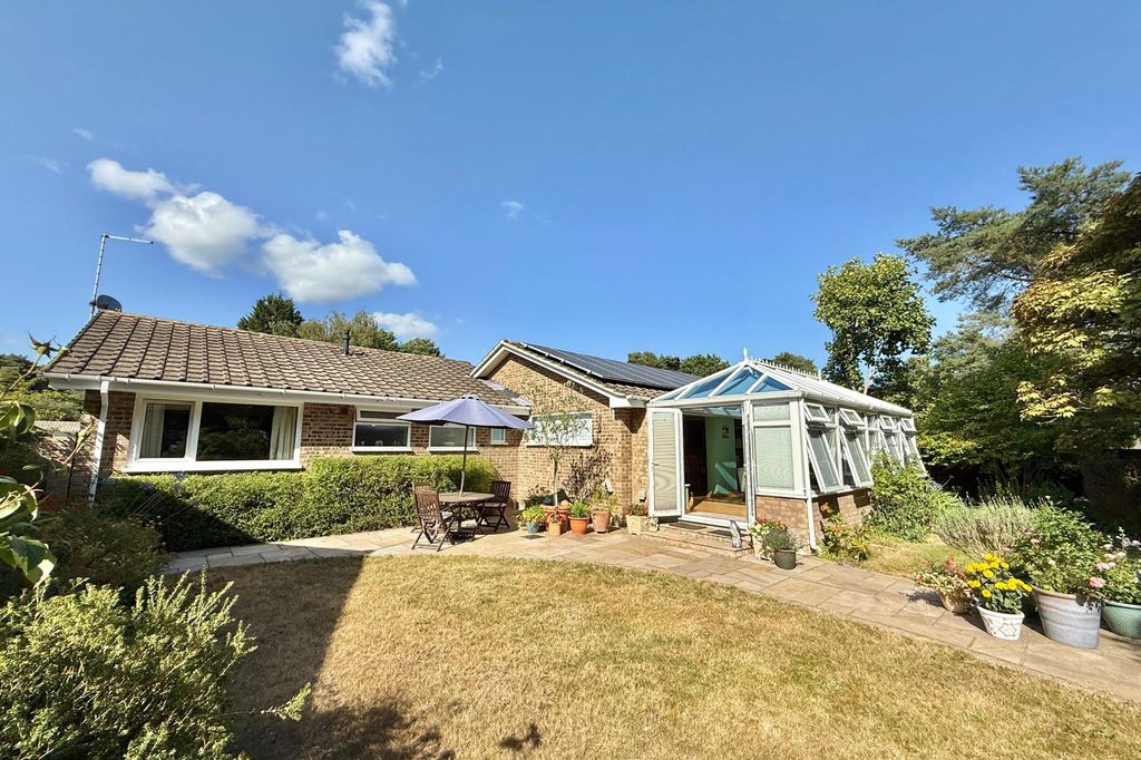 Property photo 1 of 35 3 Bedroom Detached Bungalow