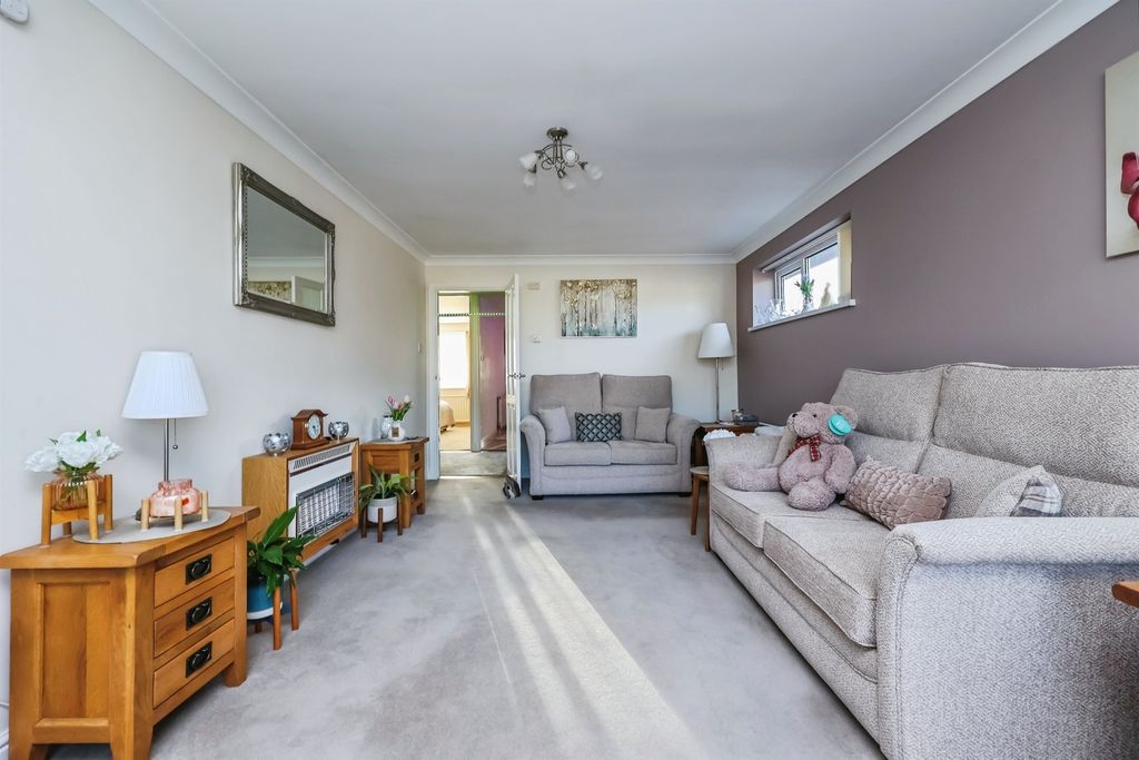 Property photo 3 of 19