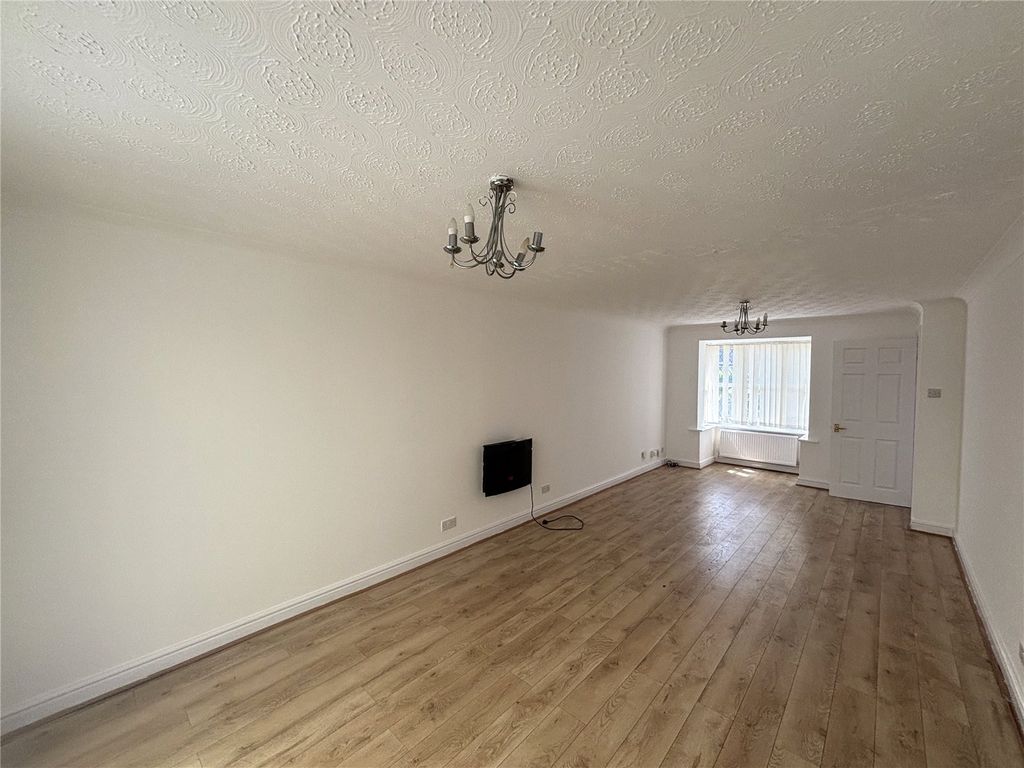 Property photo 3 of 20 Picture No. 07