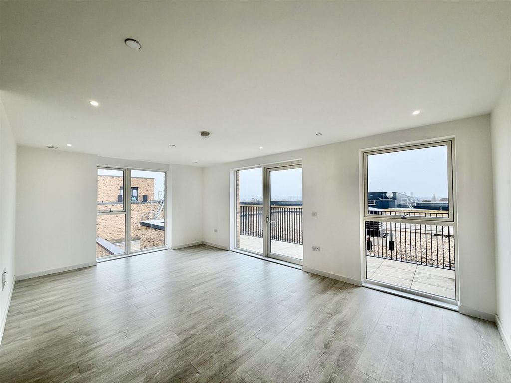 Property photo 1 of 9 Reception Room