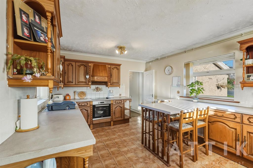 Additional image 31 of 4 bed semi-detached bungalow for saleChichester Road, Halesworth IP19