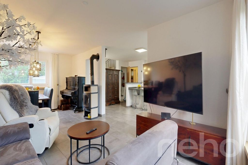 Property photo 2 of 12