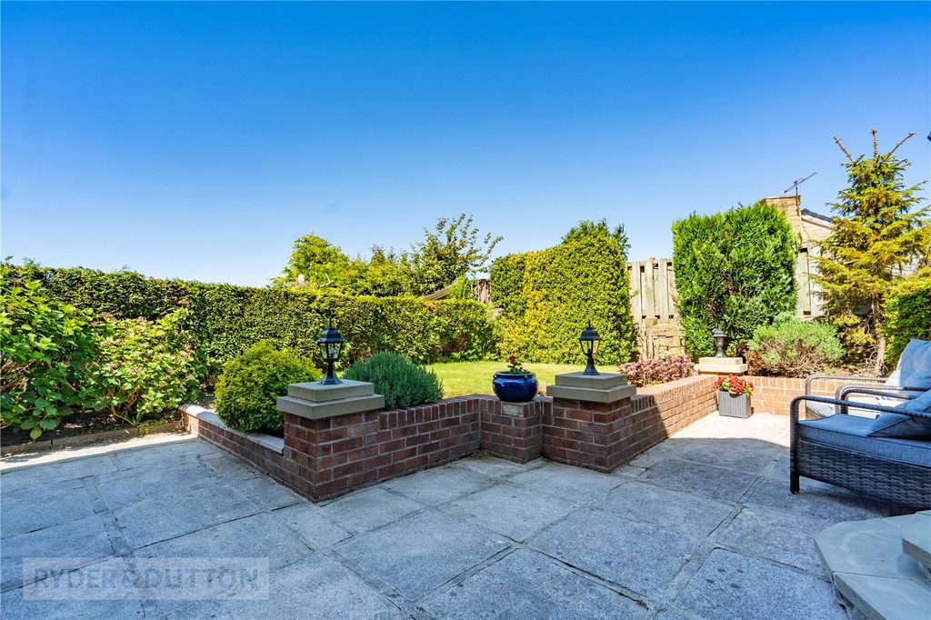 Property photo 2 of 33 Garden