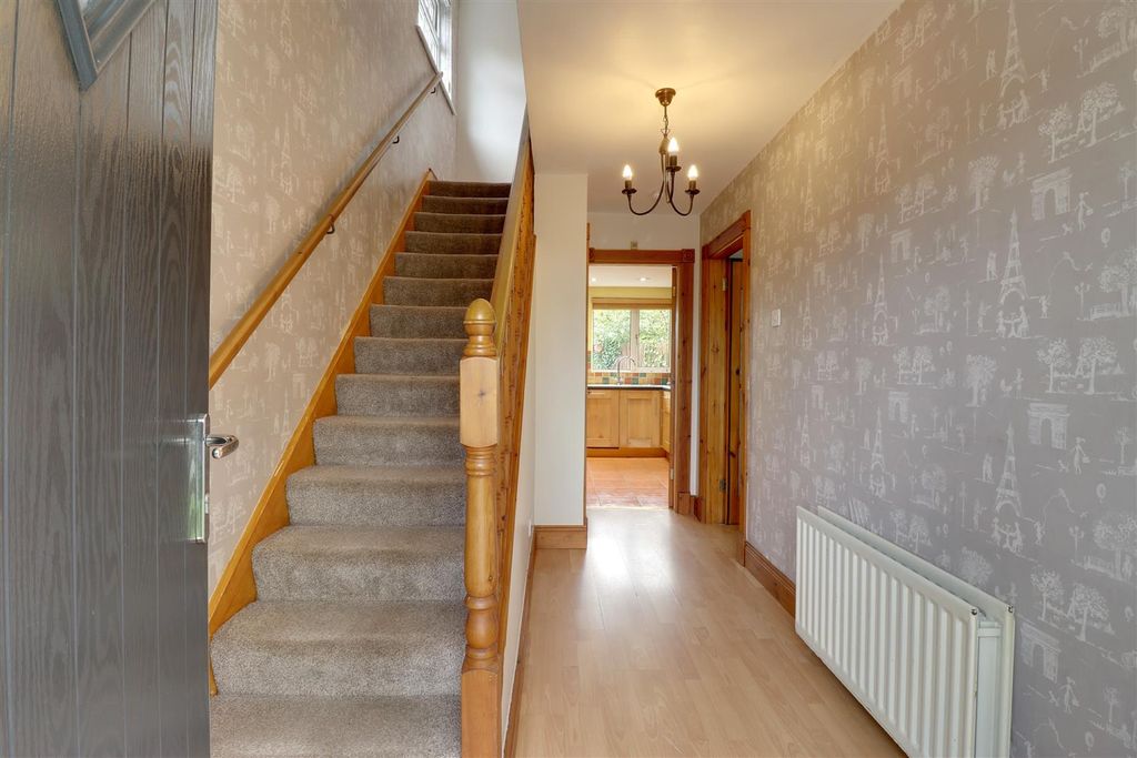 Property photo 2 of 13 Hallway