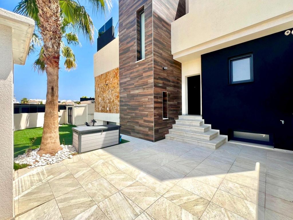 Property photo 2 of 50