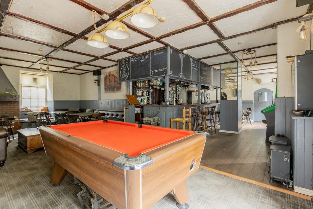 Property photo 3 of 32