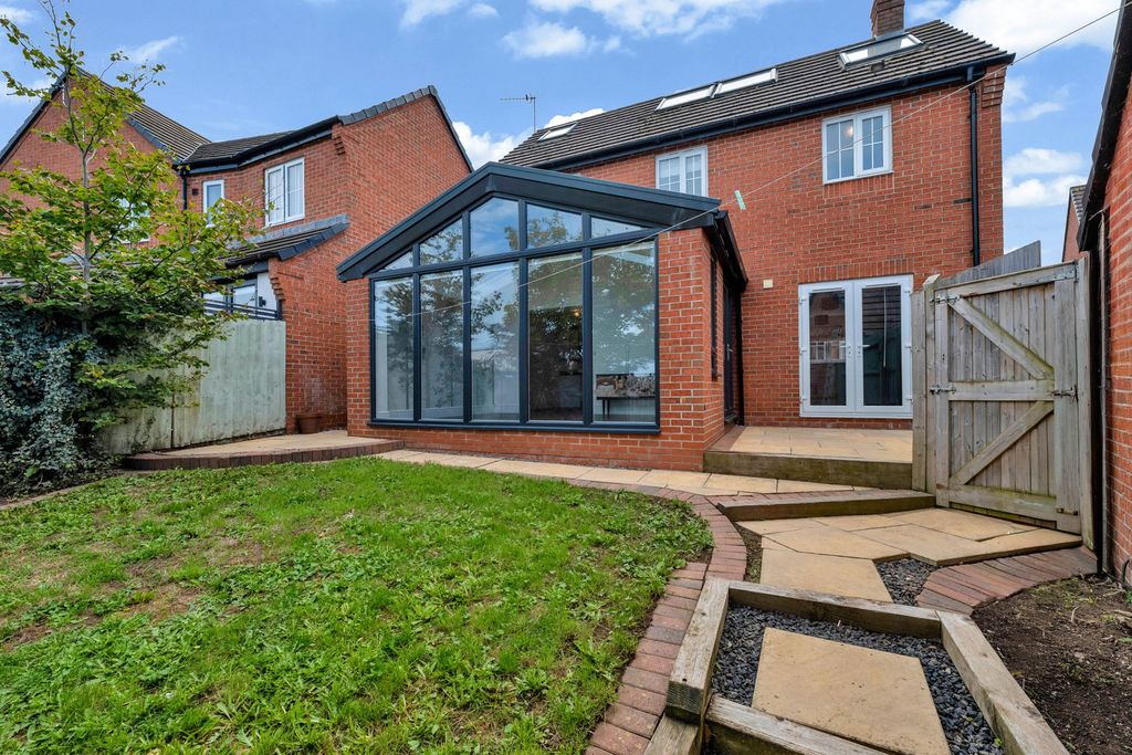 Property photo 2 of 30