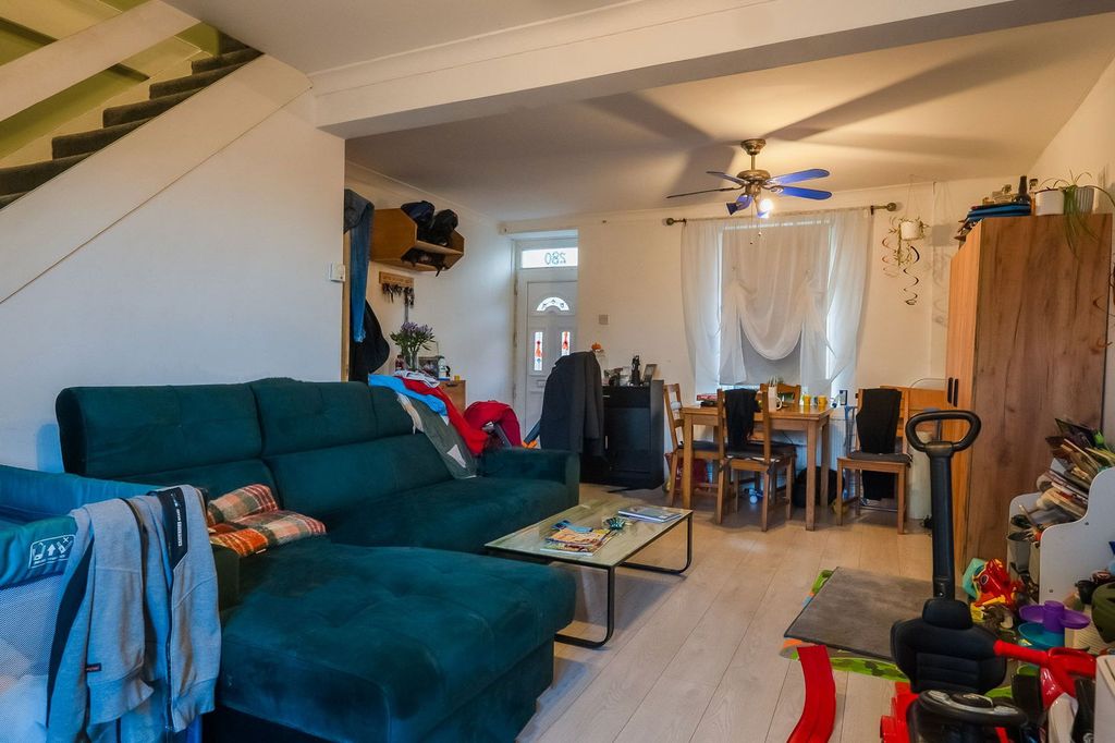 Property photo 2 of 19