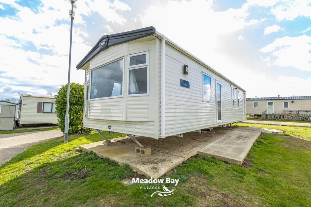 Property photo 1 of 16 Abi Oakley 36x12 2B 33.Jpg