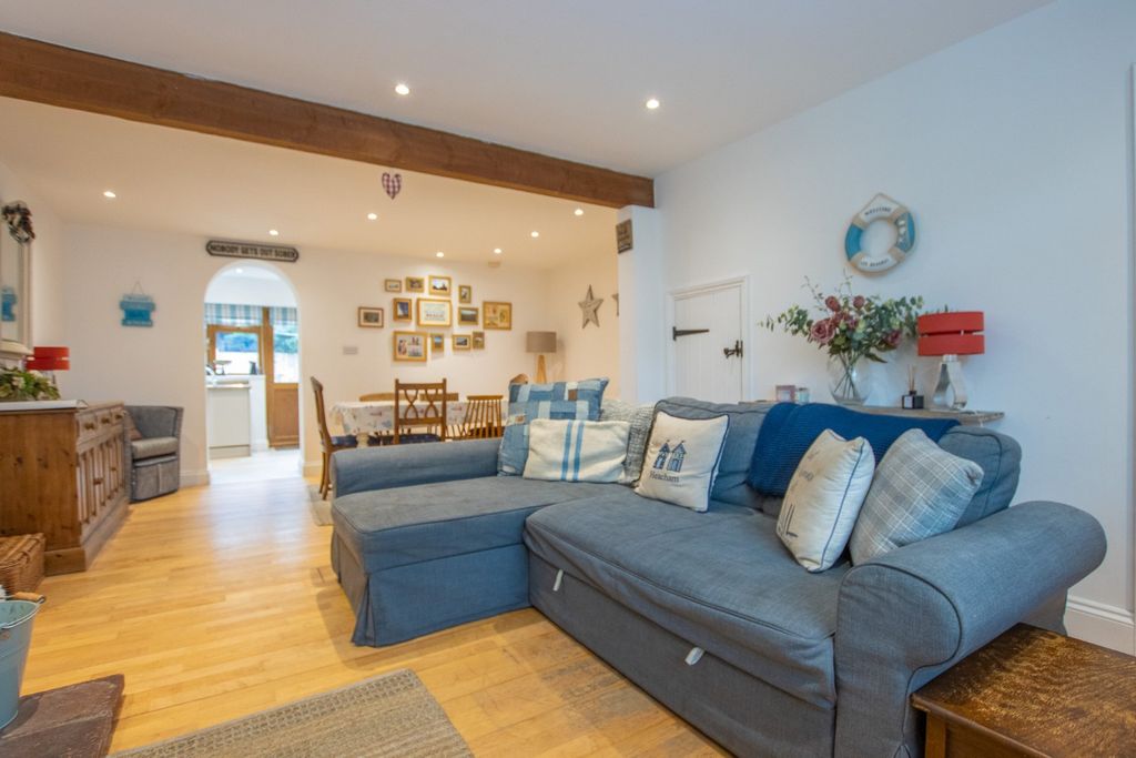 Property photo 2 of 14 5570154