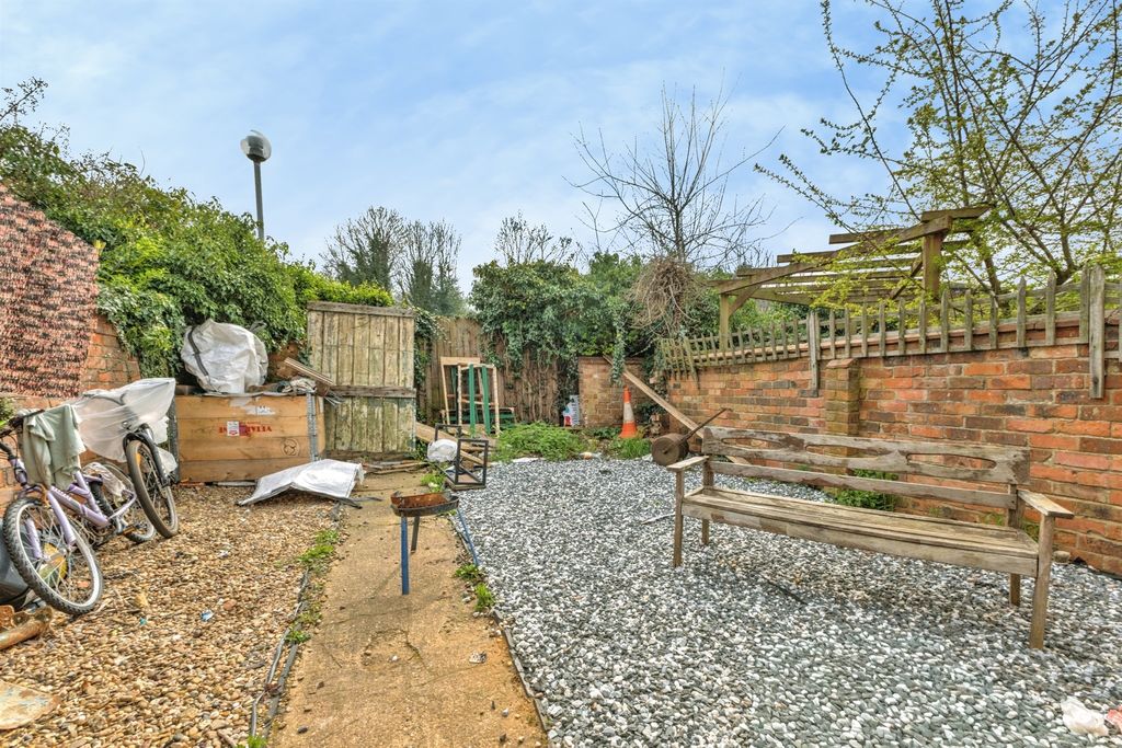 Additional image 8 of 7 bed terraced house for saleSt. Pauls Road, Northampton NN2