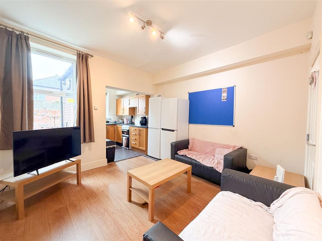 Property photo 3 of 6 Img_1373.Jpg