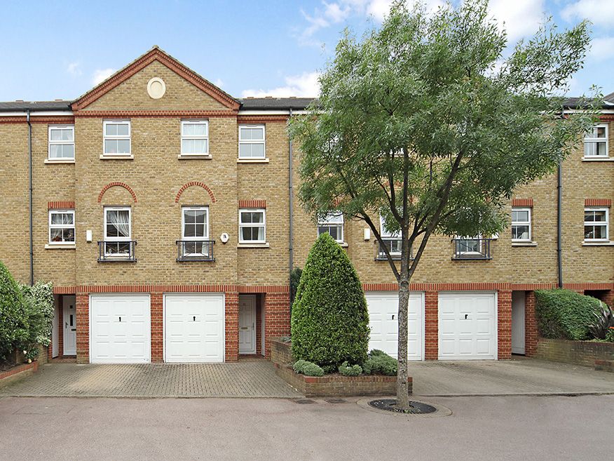 Property photo 3 of 6 External