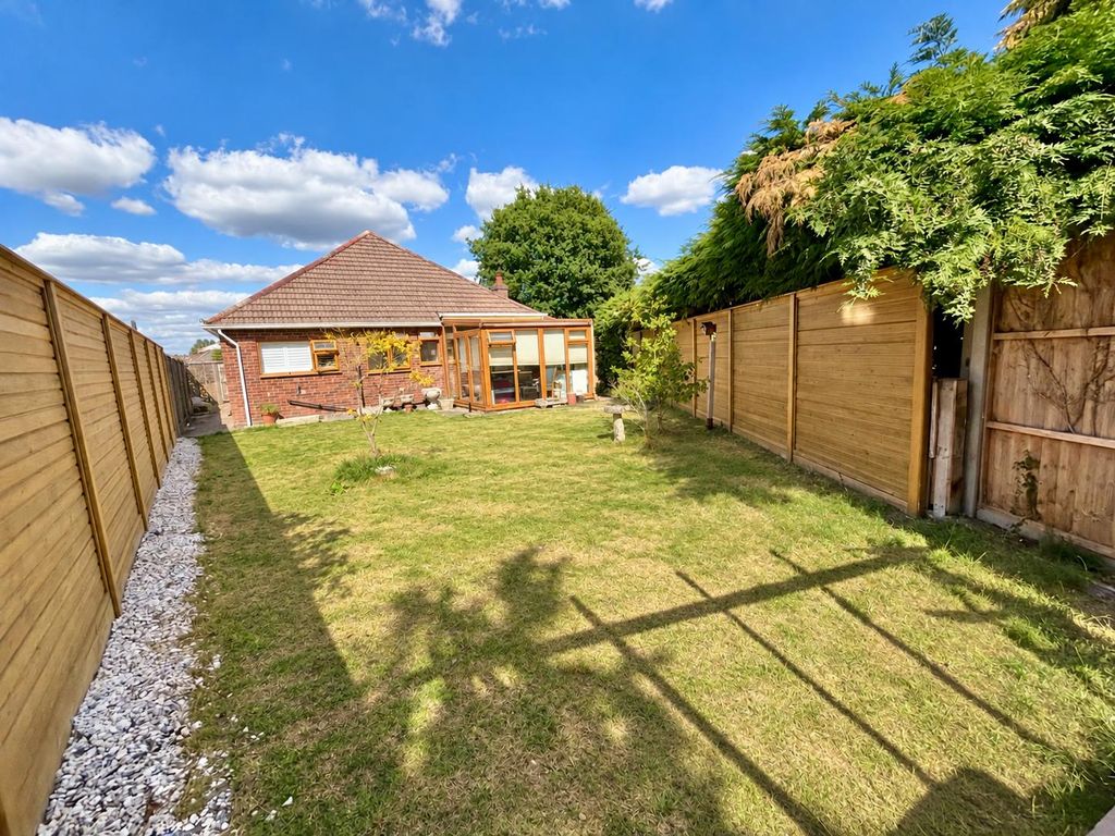 Property photo 2 of 17 7ba05A4E-38B7-4F6B-8344-d0787Fb33550