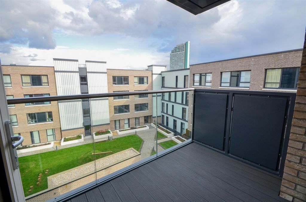 Property photo 1 of 10 Modern One-Bedroom Apartment With Balcony
