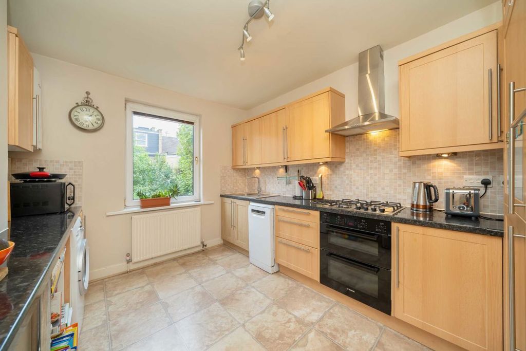 Property photo 3 of 7