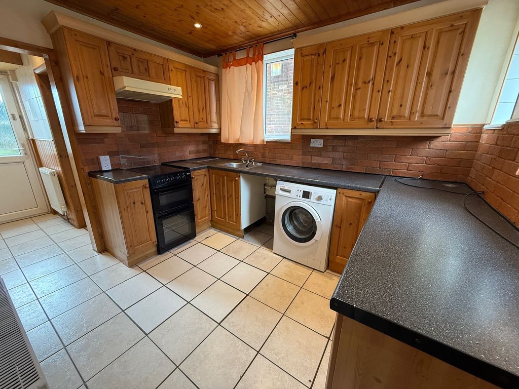 Property photo 3 of 15 Kitchen