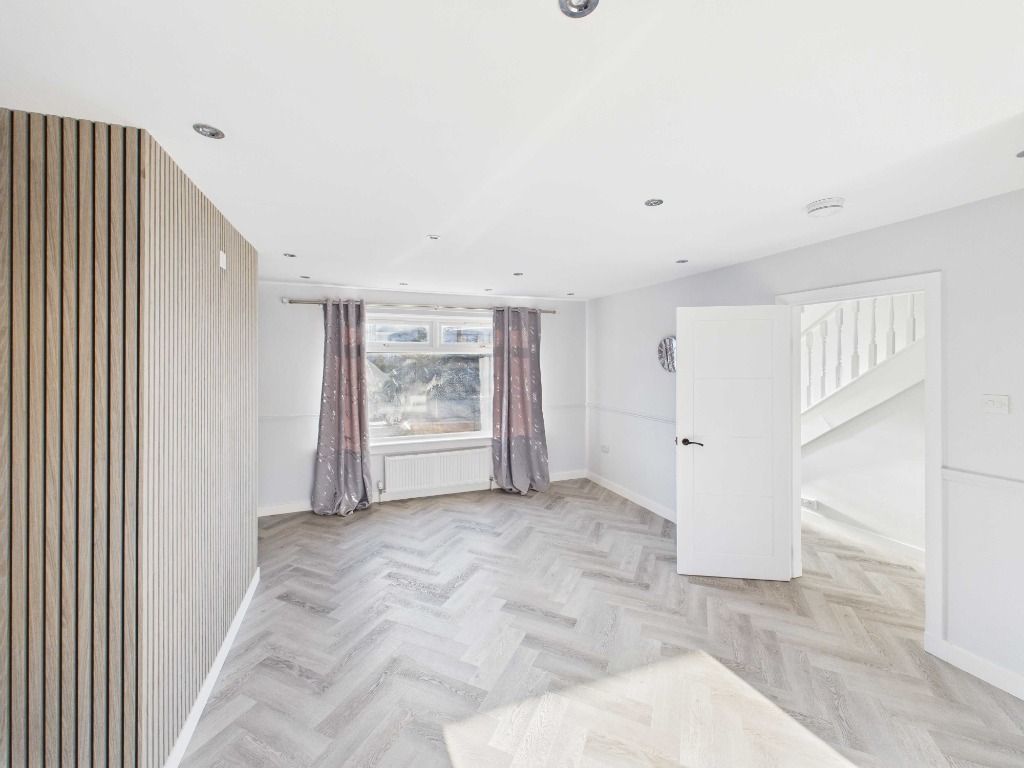 Property photo 3 of 12 Photo 3