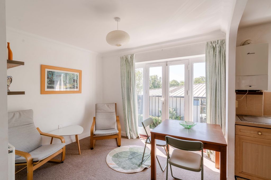 Property photo 3 of 13 7