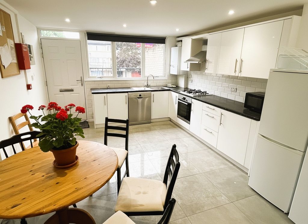 Property photo 3 of 8 0861Ecb0-Ba19-43Bc-8B71-A72Bf32294Ed