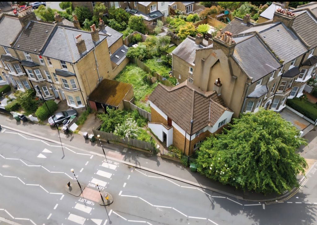 Property photo 1 of 4