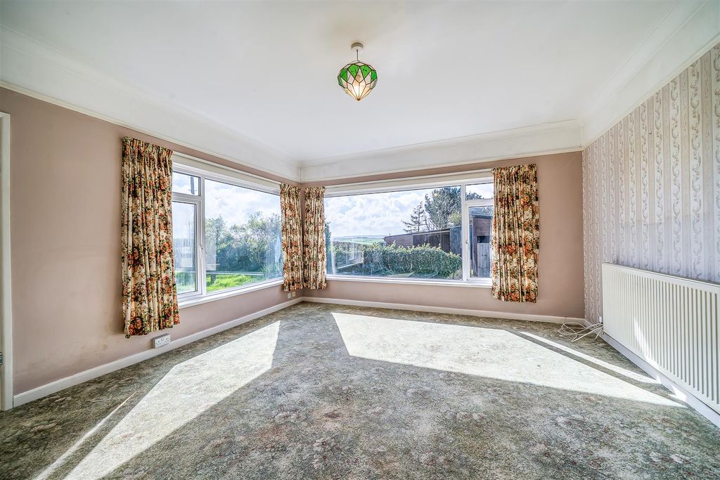Property photo 3 of 50