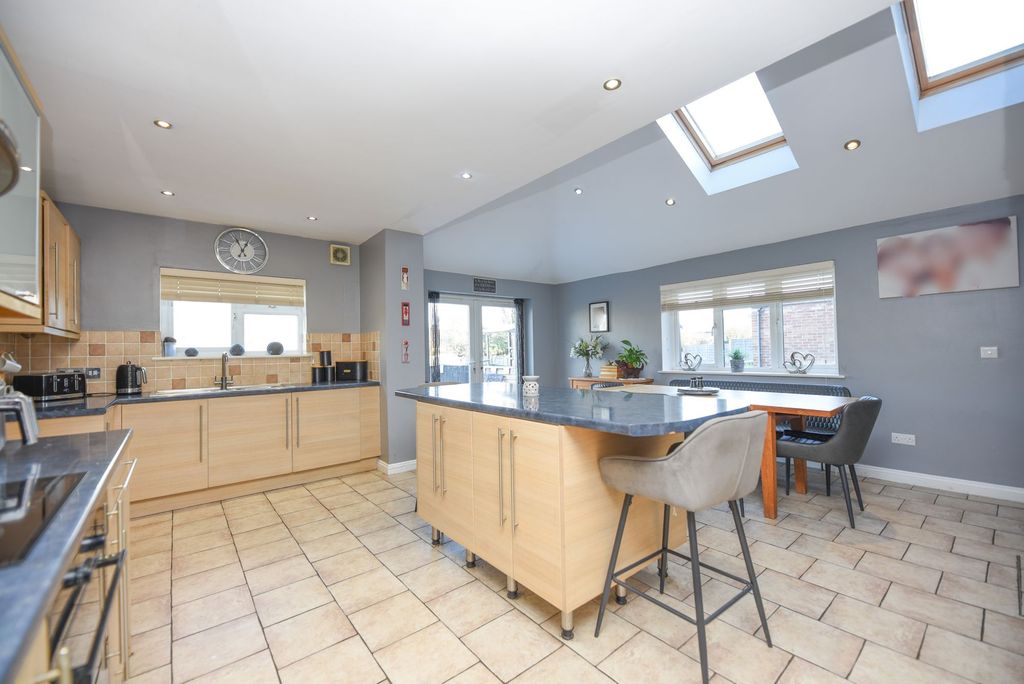 Property photo 2 of 23