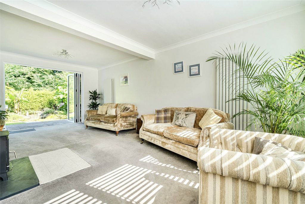 Property photo 3 of 17 Living Room