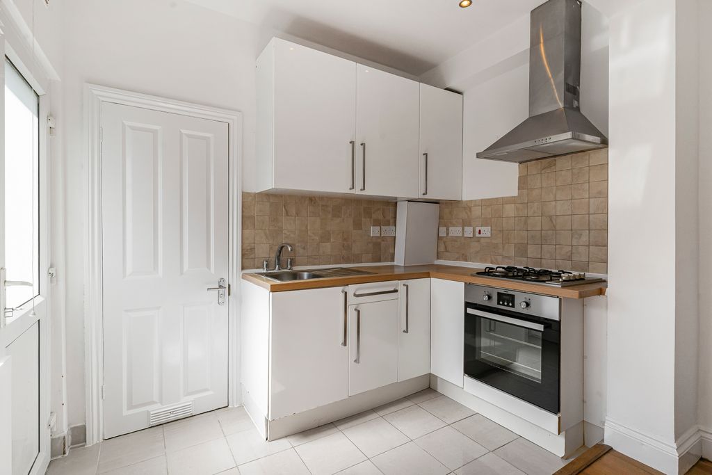 Property photo 2 of 15 11_52210
